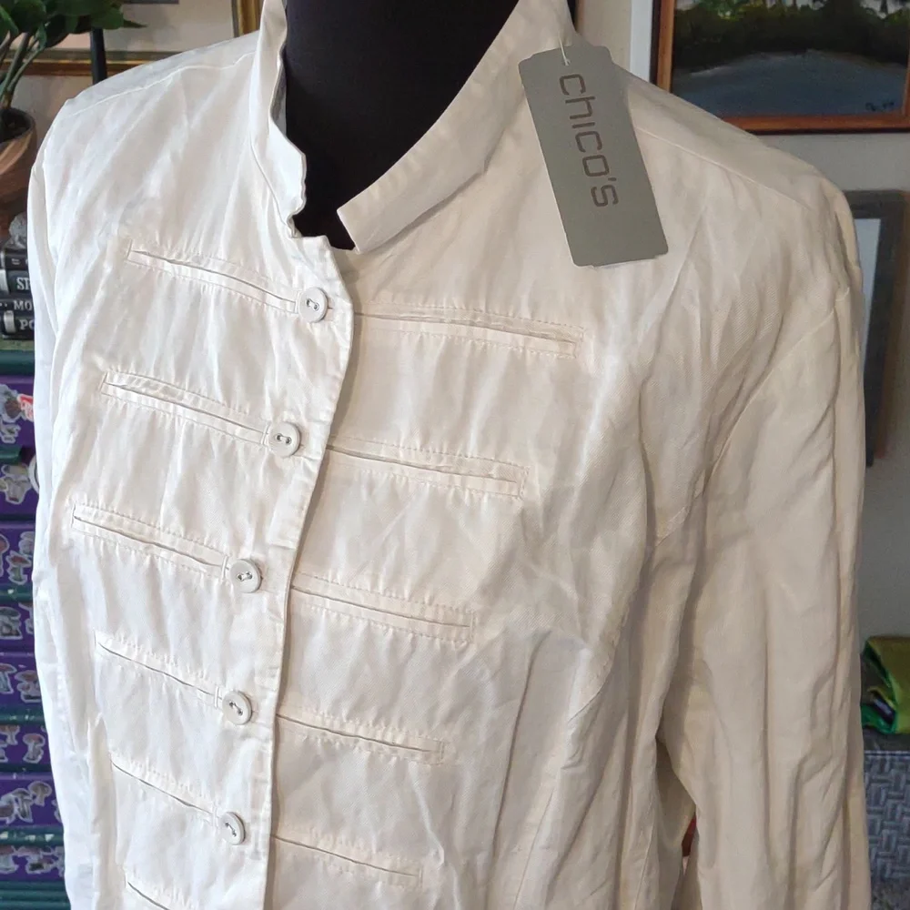 Chico's White Kayte Military Style Lightweight Jacket NWT - Picture 3 of 8